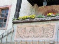 69 - Eingang zum Haupthaus